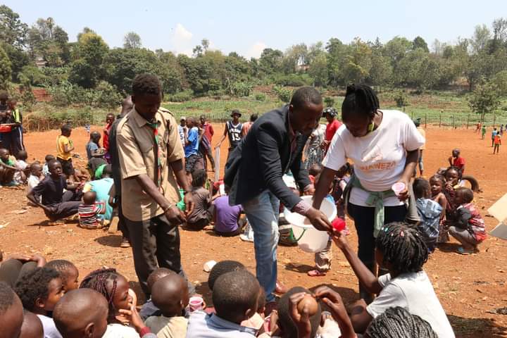 Community food distribution to children